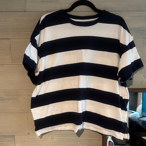 Old Navy Navy and White Striped Tee - Picture 1 of 5